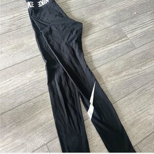 Black NIKE leggings